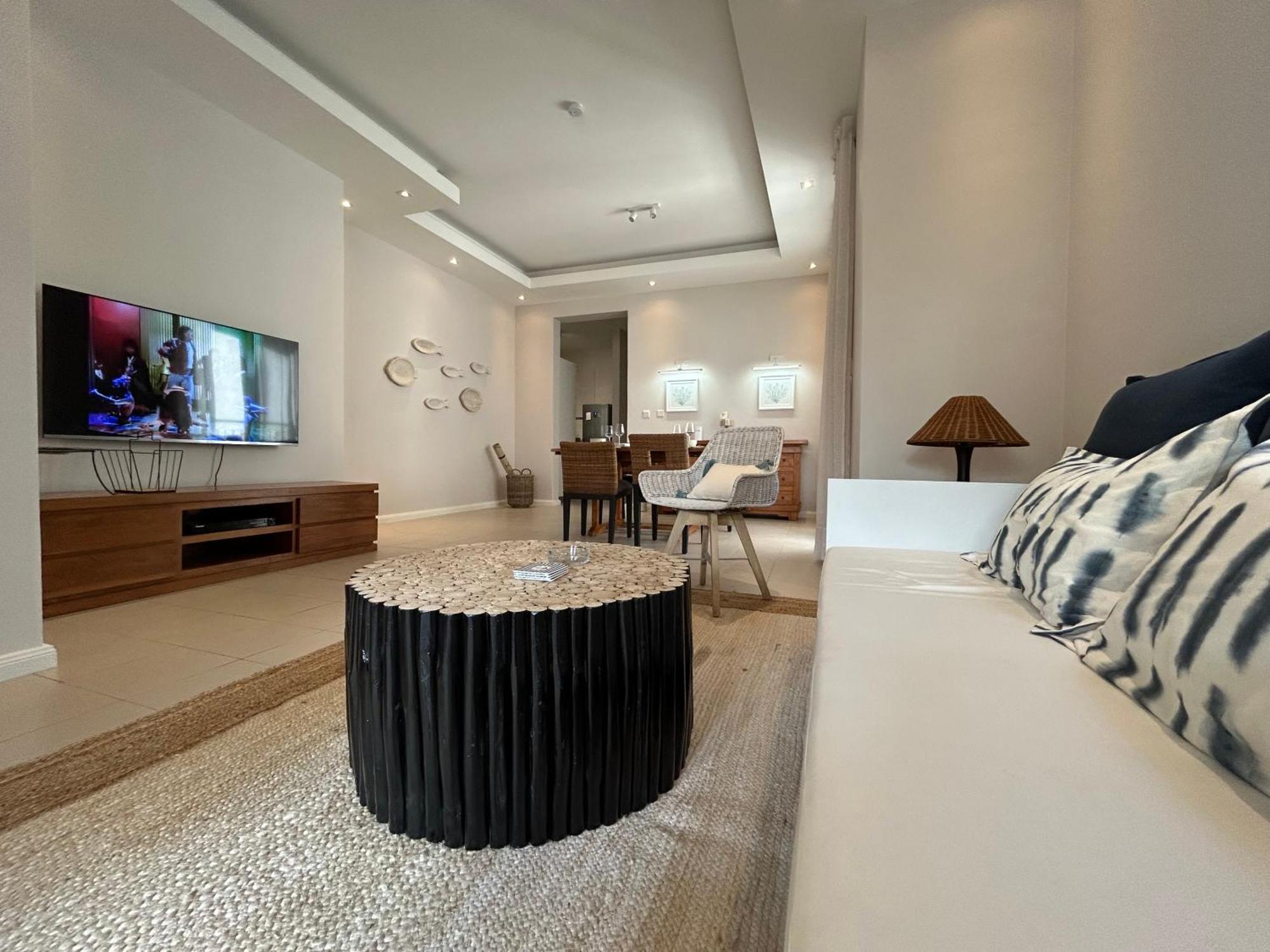 Blue Waves Beachfront Penthouse Flic-en-Flacq Εξωτερικό φωτογραφία